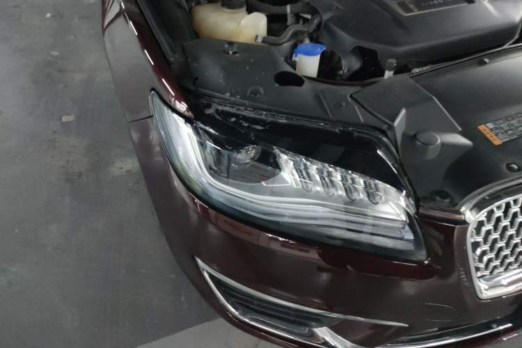 Used Lincoln MKZ 2018 2.0T Premium Edition Right Front Headlight