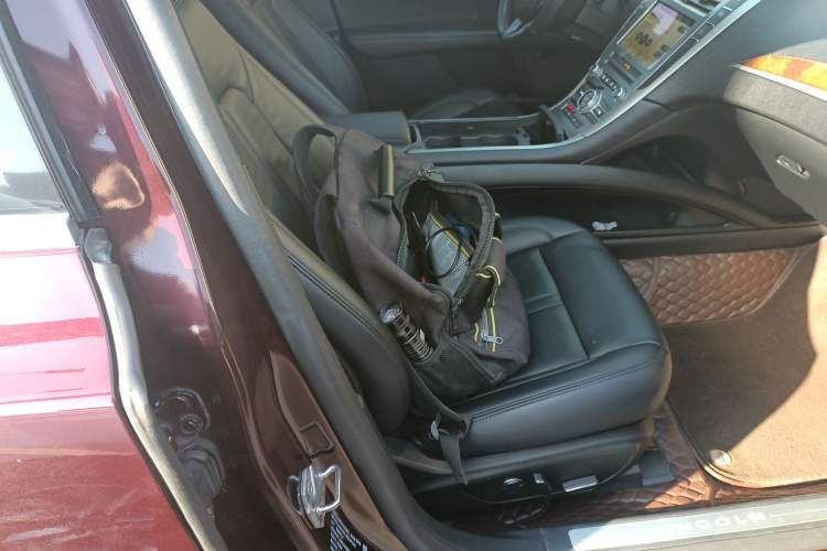 Used Lincoln MKZ 2018 2.0T Premium Edition Right Front Seat