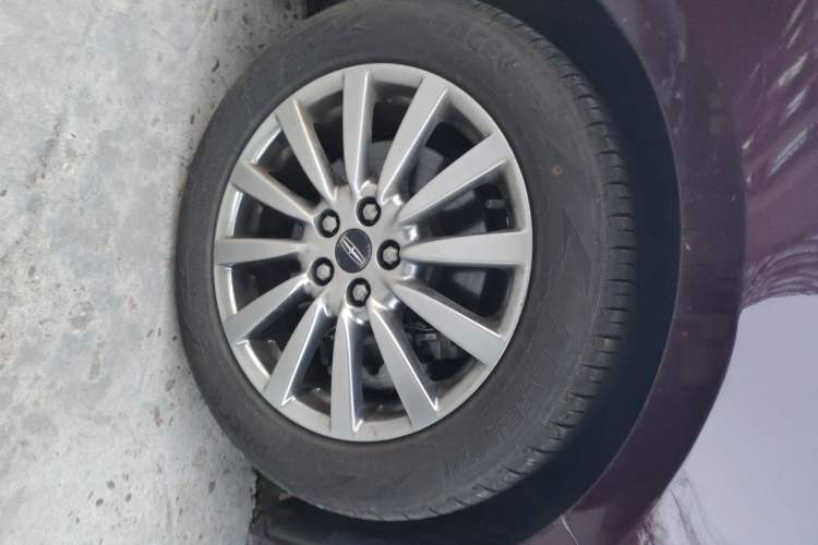 Used Lincoln MKZ 2018 2.0T Premium Edition Right Front Wheel Hub