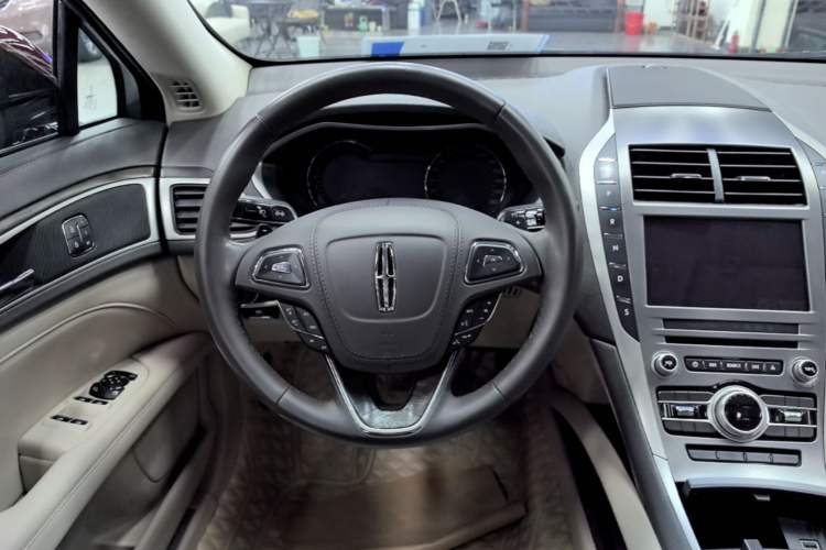 Used Lincoln MKZ 2018 2.0T Luxury Edition Steering Wheel