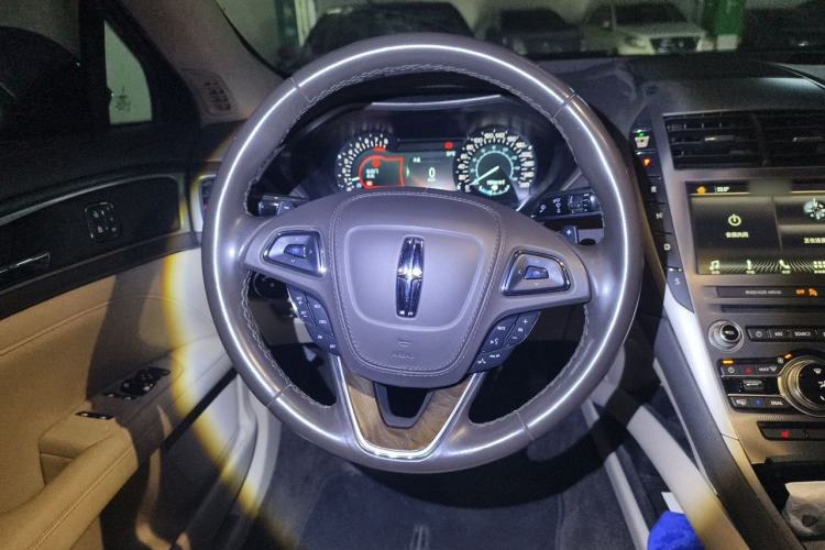 Used Lincoln MKZ 2018 2.0T Premium Edition Steering Wheel