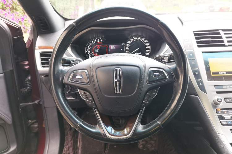 Used Lincoln MKZ 2018 2.0T Premium Edition Steering Wheel