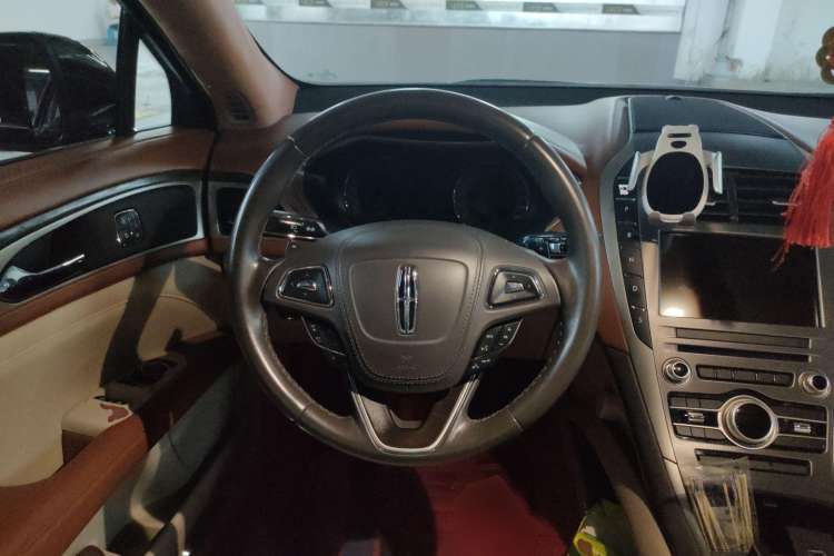 Used Lincoln MKZ 2018 2.0T Premium Edition Steering Wheel