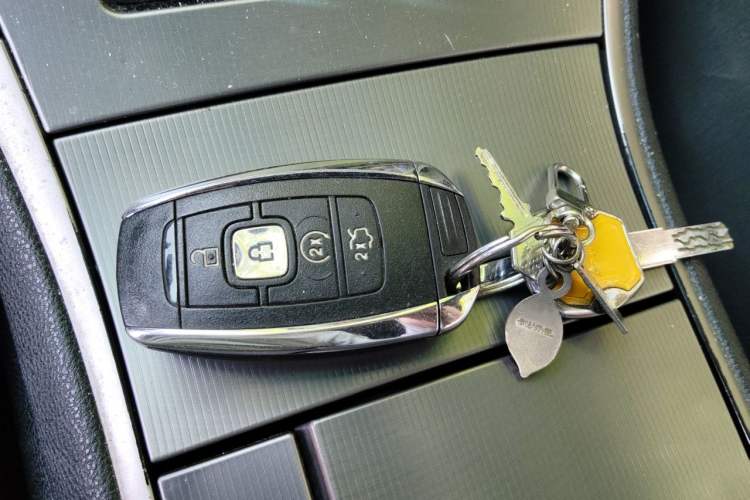 Used Lincoln MKZ 2018 2.0T Premium Edition Vehicle Key