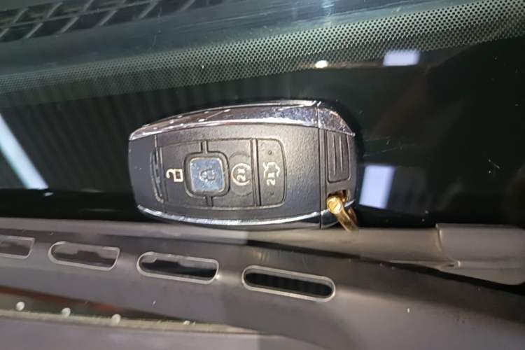 Used Lincoln MKZ 2018 2.0T Premium Edition Vehicle Key
