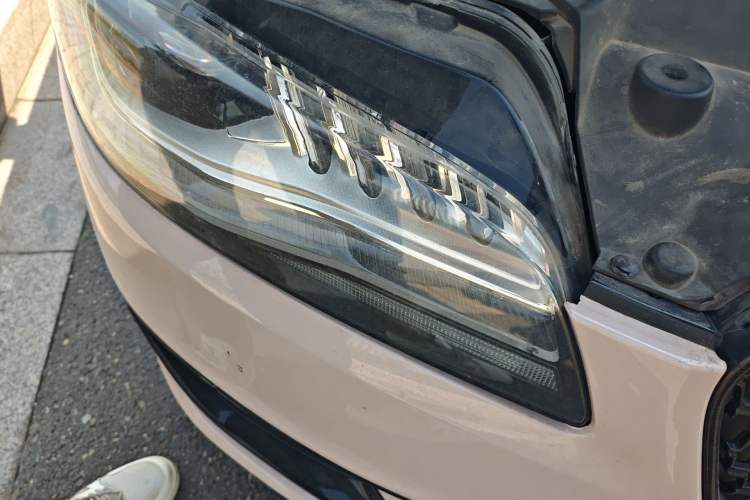 Used Lincoln MKZ 2018 2.0T Premium Edition Right Front Headlight