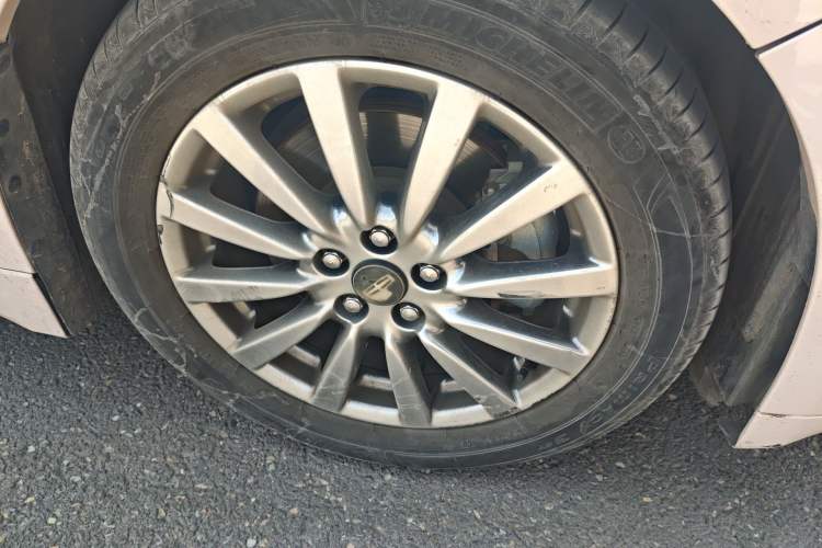 Used Lincoln MKZ 2018 2.0T Premium Edition Right Front Wheel Hub