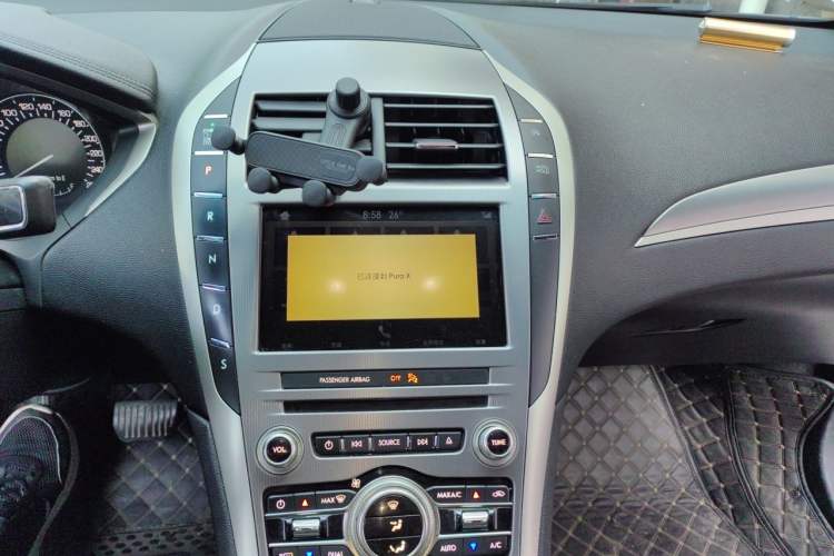 Used Lincoln MKZ 2018 2.0T Zunyue Edition Audio And AC Panel