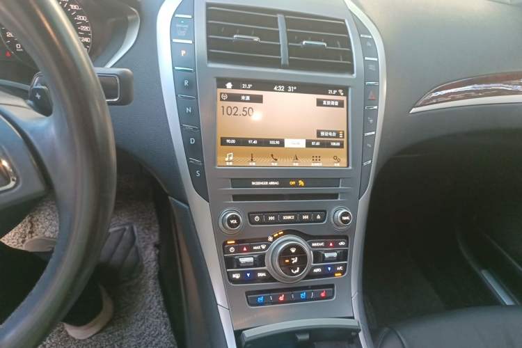 Used Lincoln MKZ 2018 2.0T Luxury Edition Audio And AC Panel
