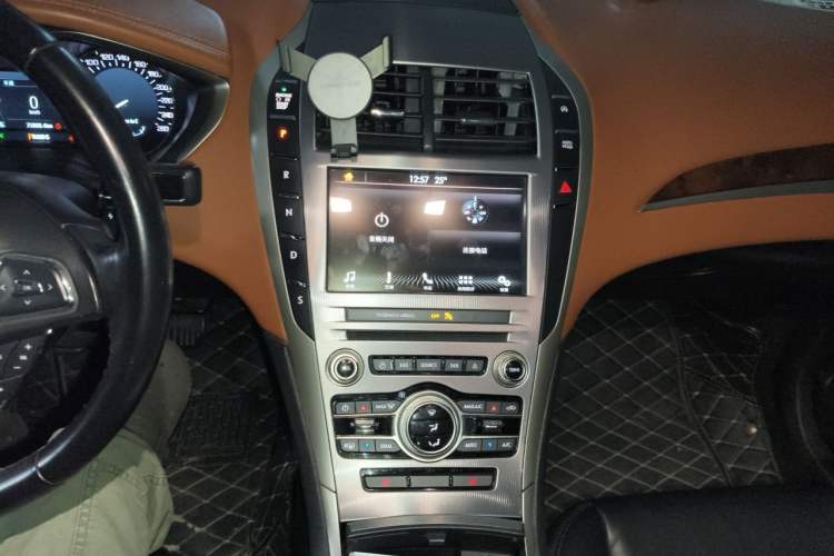 Used Lincoln MKZ 2018 2.0T Premium Edition Audio And AC Panel