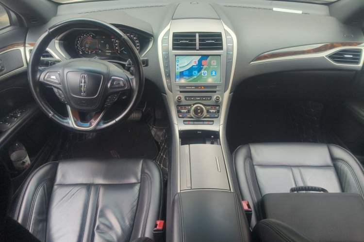 Used Lincoln MKZ 2018 2.0T Premium Edition Center Console