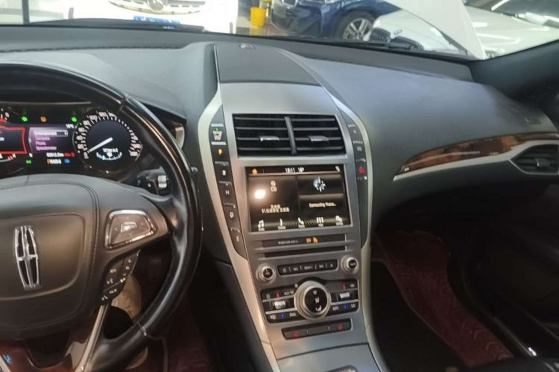 Used Lincoln MKZ 2018 2.0T Premium Edition Center Console