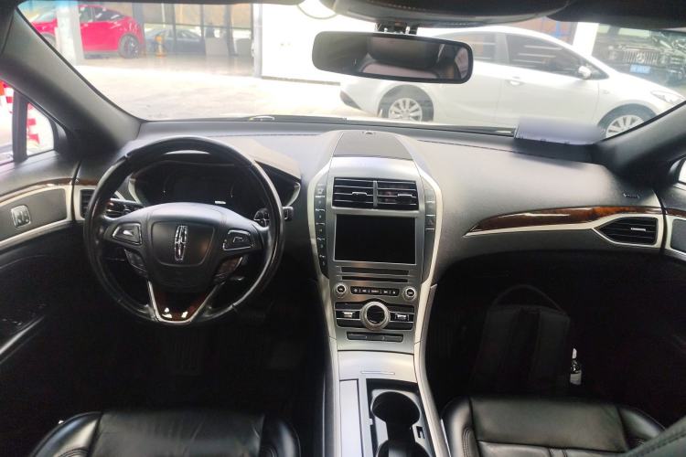 Used Lincoln MKZ 2018 2.0T Premium Edition Center Console