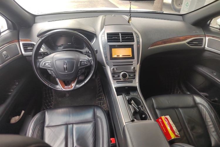 Used Lincoln MKZ 2018 2.0T Premium Edition Center Console