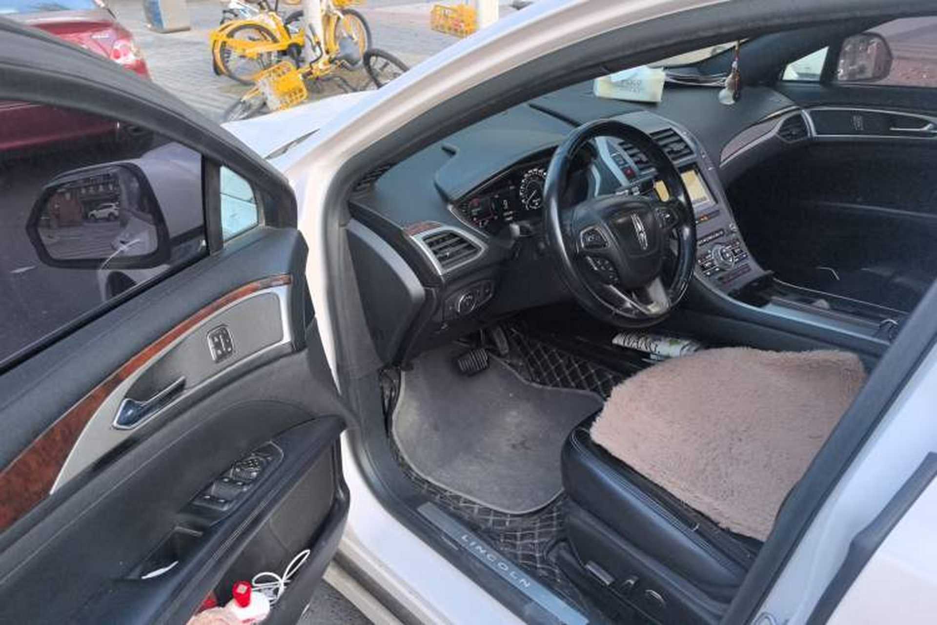 Used Lincoln MKZ 2018 2.0T Premium Edition Driver Seat
