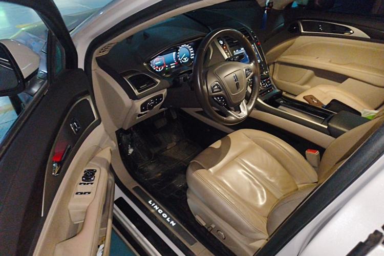 Used Lincoln MKZ 2018 2.0T Premium Edition Driver Seat