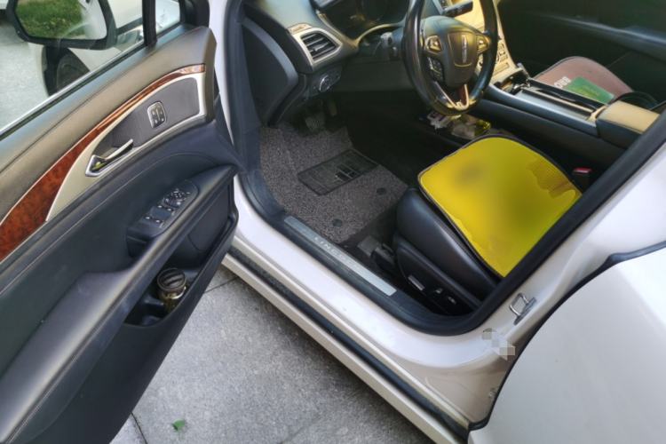 Used Lincoln MKZ 2018 2.0T Premium Edition Driver Seat