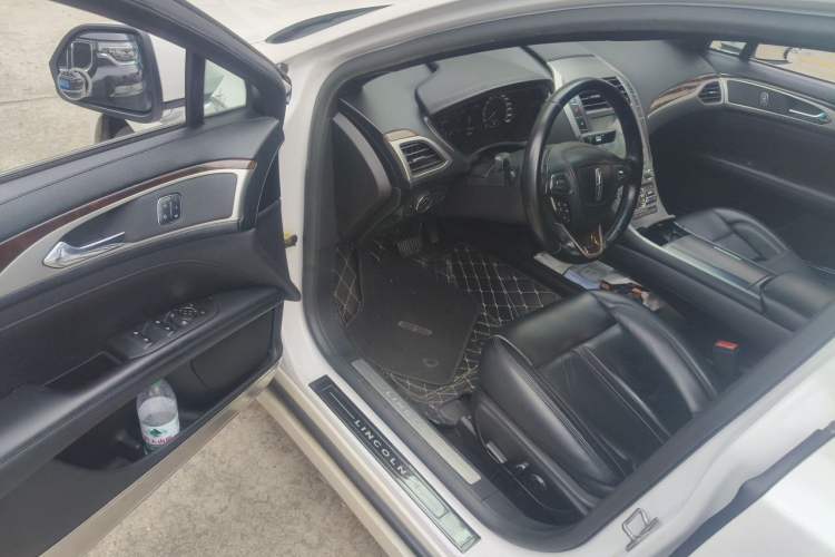 Used Lincoln MKZ 2018 2.0T Premium Edition Driver Seat