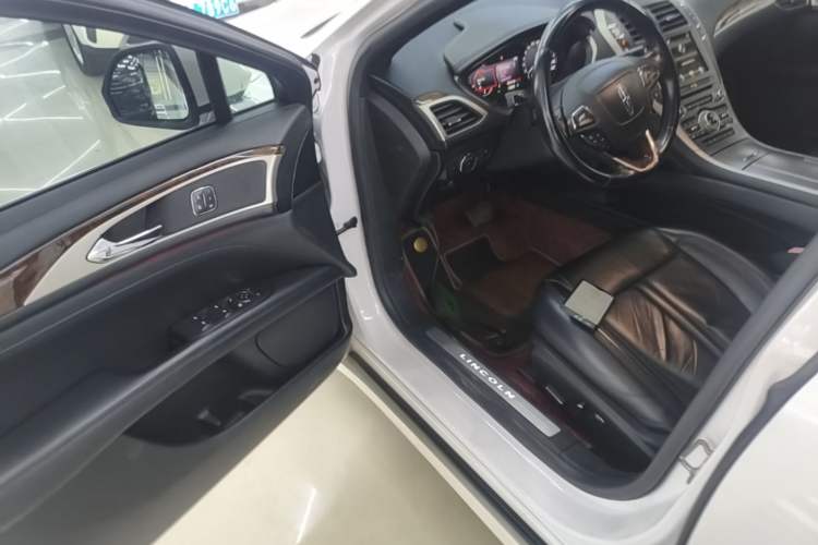 Used Lincoln MKZ 2018 2.0T Premium Edition Driver Seat