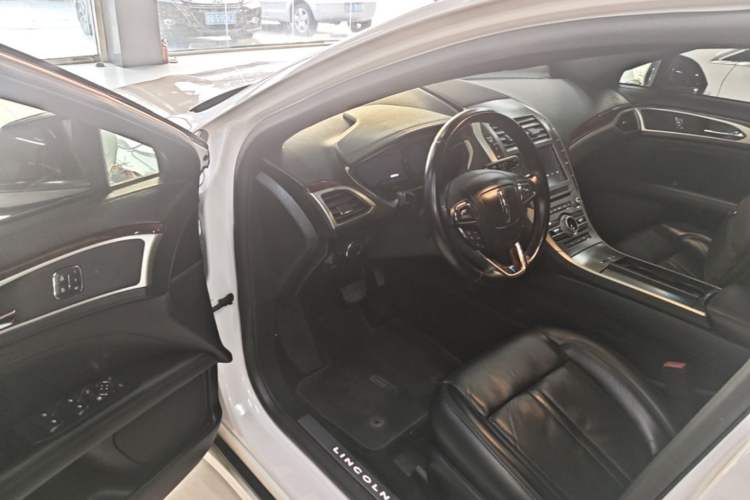 Used Lincoln MKZ 2018 2.0T Luxury Edition Driver Seat