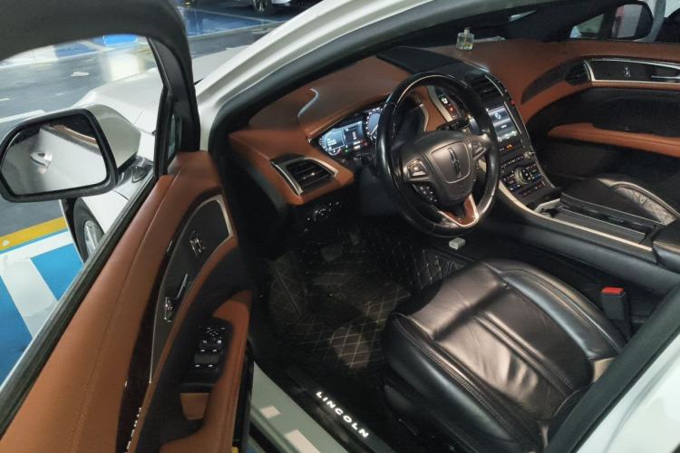 Used Lincoln MKZ 2018 2.0T Premium Edition Driver Seat