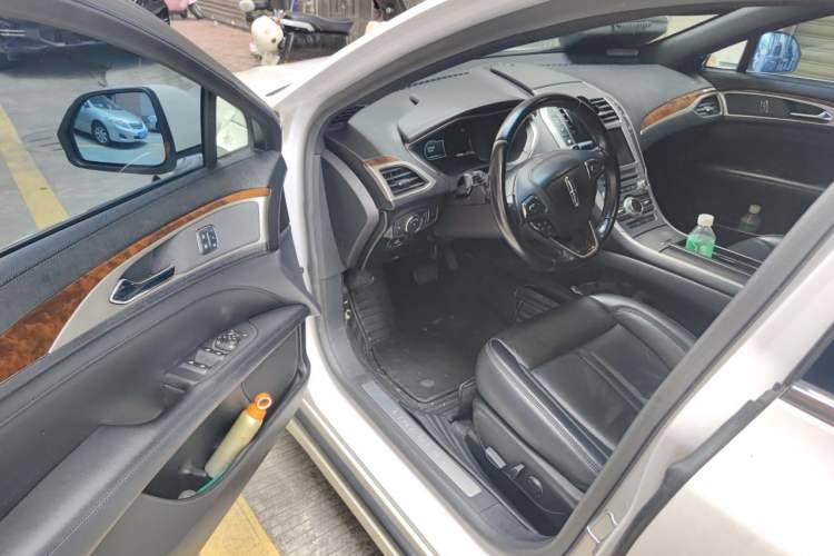 Used Lincoln MKZ 2018 2.0T Premium Edition Driver Seat
