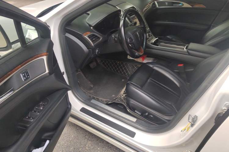 Used Lincoln MKZ 2018 2.0T Premium Edition Driver Seat