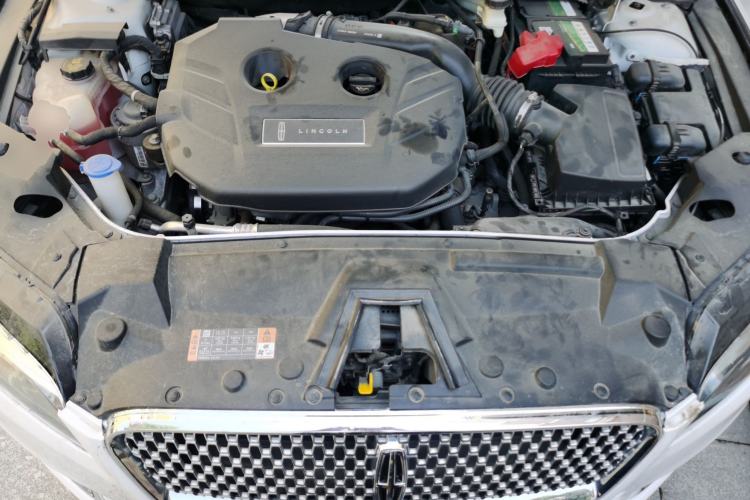 Used Lincoln MKZ 2018 2.0T Premium Edition Engine Bay