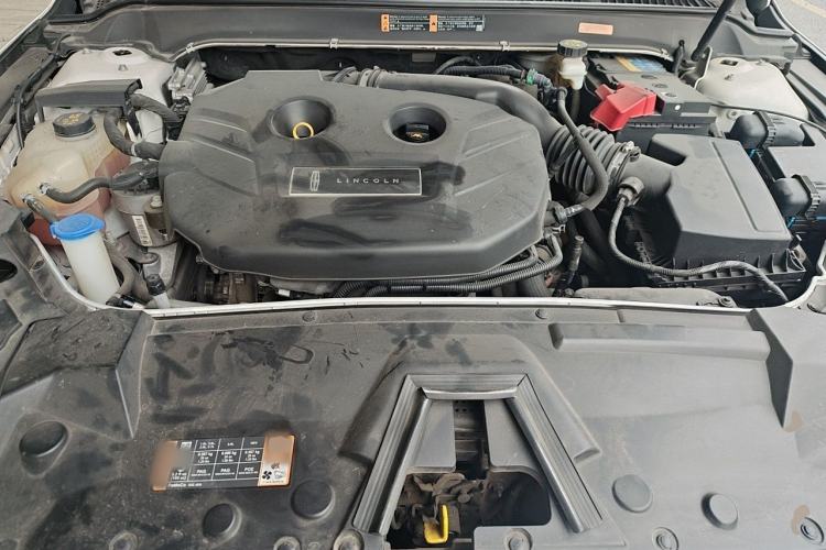 Used Lincoln MKZ 2018 2.0T Premium Edition Engine Bay
