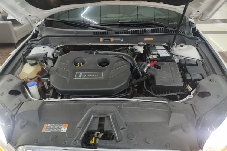 Used Lincoln MKZ 2018 2.0T Premium Edition Engine Bay