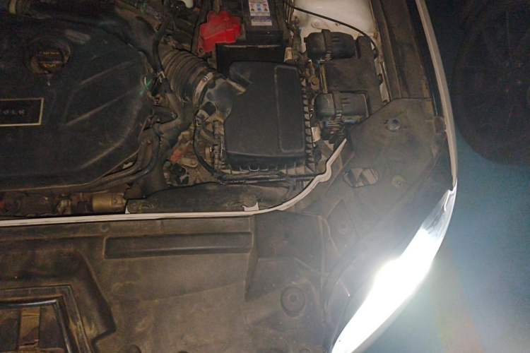 Used Lincoln MKZ 2018 2.0T Premium Edition Engine Bay Left