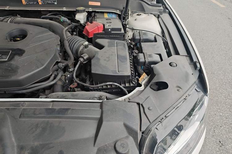 Used Lincoln MKZ 2018 2.0T Premium Edition Engine Bay Left