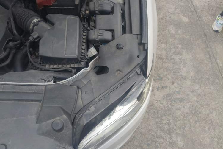 Used Lincoln MKZ 2018 2.0T Premium Edition Engine Bay Left