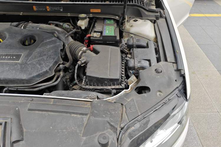 Used Lincoln MKZ 2018 2.0T Luxury Edition Engine Bay Left