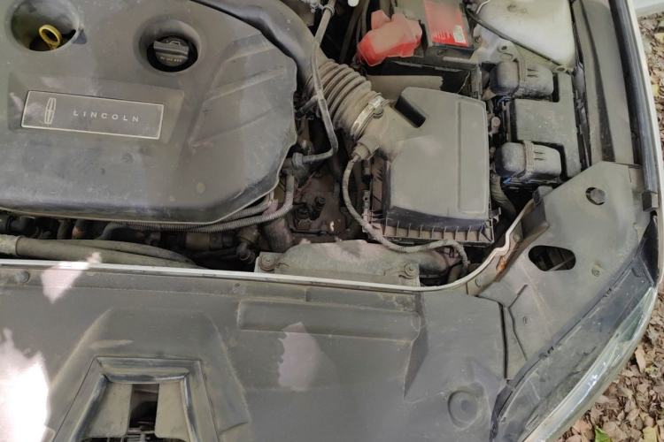 Used Lincoln MKZ 2018 2.0T Premium Edition Engine Bay Left