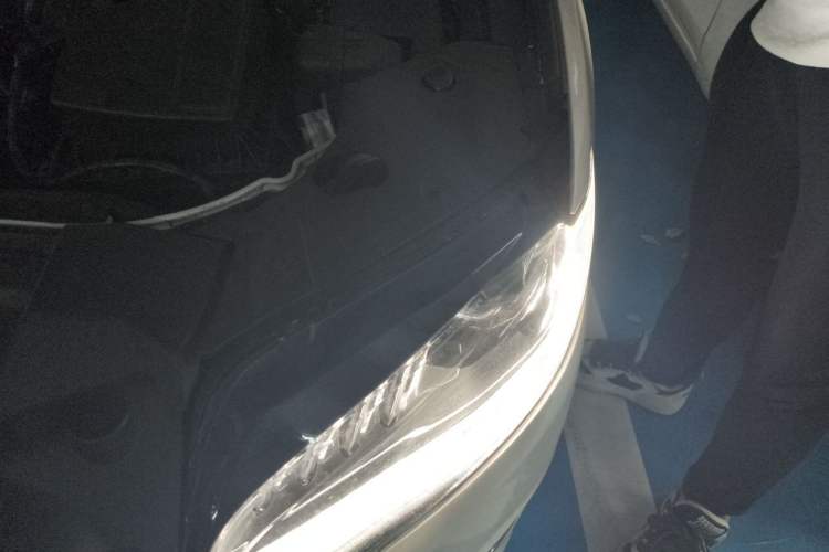 Used Lincoln MKZ 2018 2.0T Premium Edition Engine Bay Left