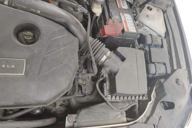 Used Lincoln MKZ 2018 2.0T Premium Edition Engine Bay Left
