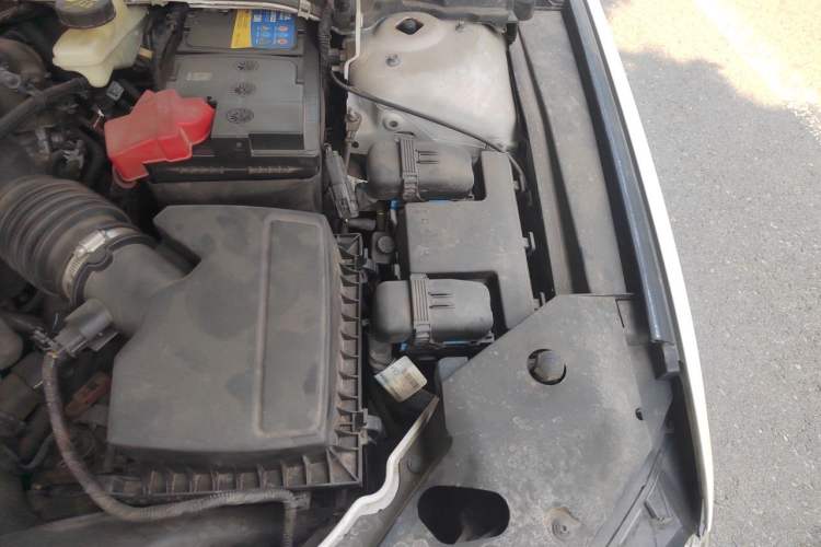 Used Lincoln MKZ 2018 2.0T Premium Edition Engine Bay Left