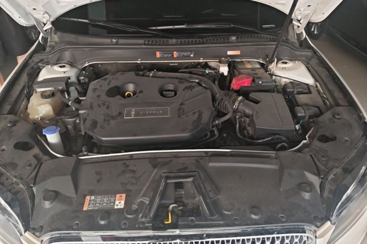 Used Lincoln MKZ 2018 2.0T Luxury Edition Engine Bay
