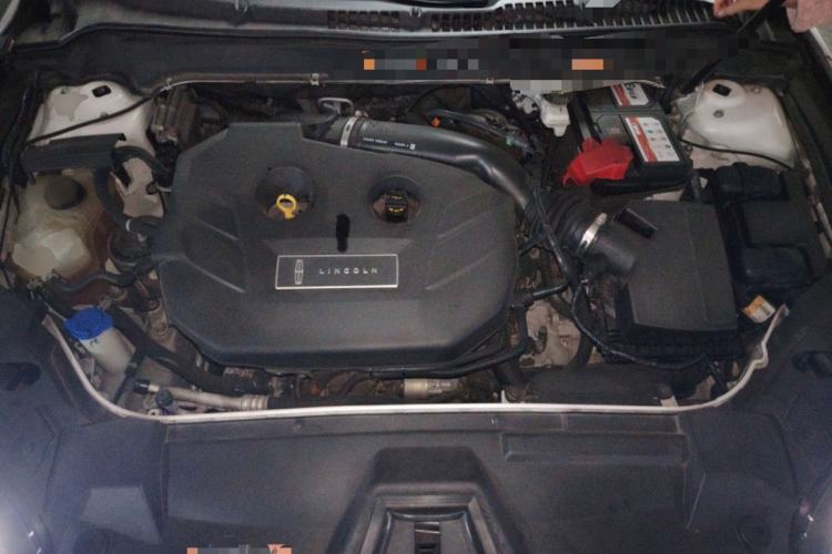 Used Lincoln MKZ 2018 2.0T Premium Edition Engine Bay