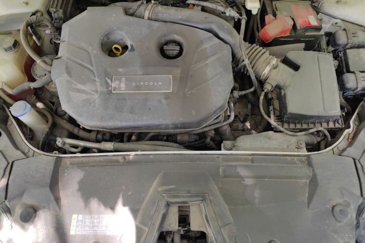 Used Lincoln MKZ 2018 2.0T Premium Edition Engine Bay