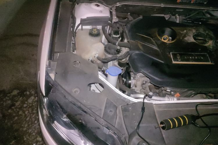 Used Lincoln MKZ 2018 2.0T Premium Edition Engine Bay Right