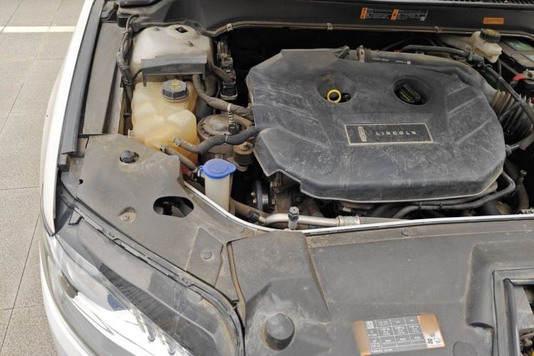 Used Lincoln MKZ 2018 2.0T Luxury Edition Engine Bay Right