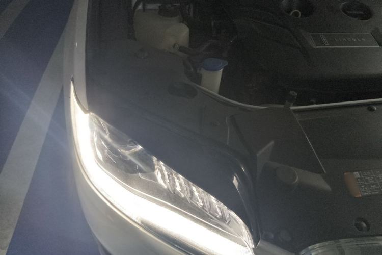 Used Lincoln MKZ 2018 2.0T Premium Edition Engine Bay Right