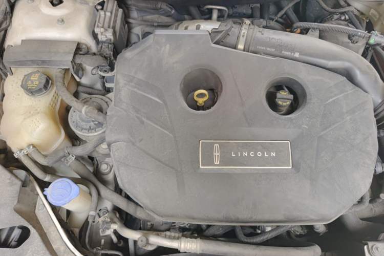 Used Lincoln MKZ 2018 2.0T Premium Edition Engine Bay Right