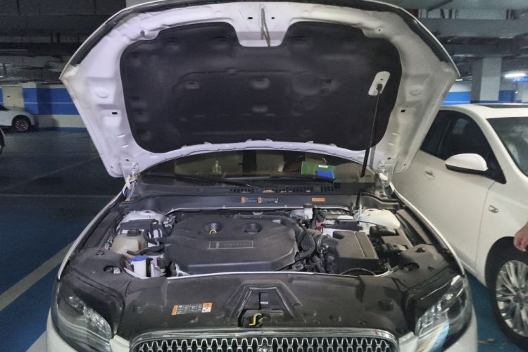 Used Lincoln MKZ 2018 2.0T Premium Edition Engine Bay