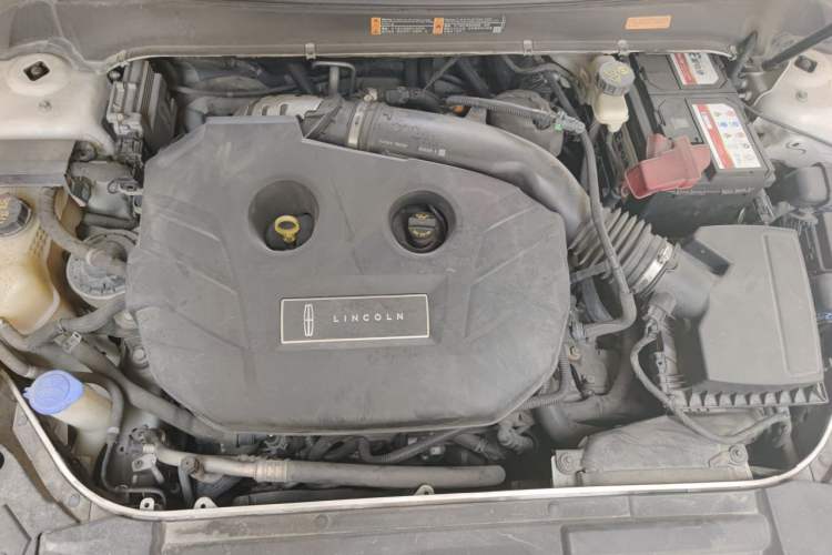 Used Lincoln MKZ 2018 2.0T Premium Edition Engine Bay