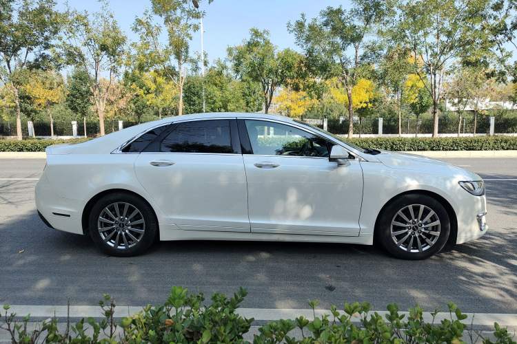Used Lincoln MKZ 2018 2.0T Premium Edition Exterior 2