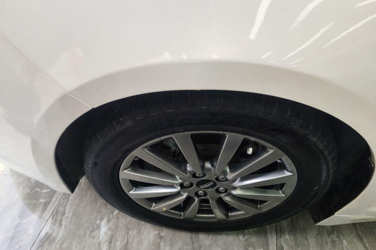 Used Lincoln MKZ 2018 2.0T Premium Edition Exterior 4