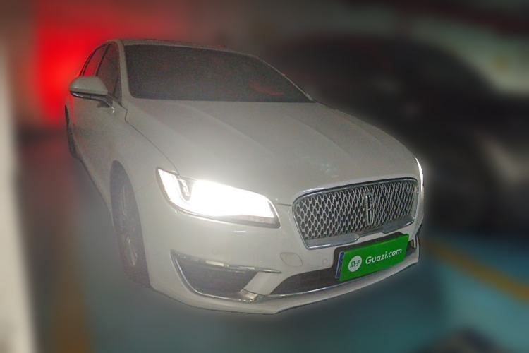 Used Lincoln MKZ 2018 2.0T Premium Edition Front Right 45 Deg